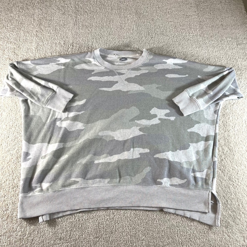 Aerie Camo Crewneck Sweatshirt Womens Large Grey Oversized Side Slit